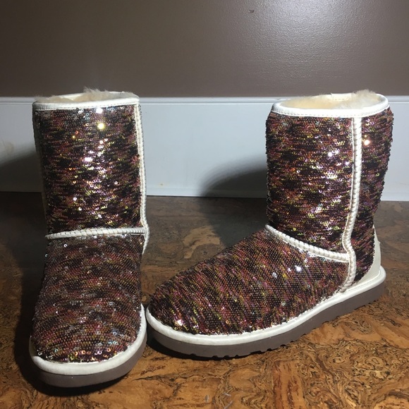 Ugg sparkle champagne boot (color changing) - Picture 5 of 6